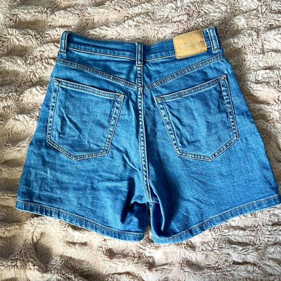 **SOLD** Pull&Bear Jean Shorts - Picture 5 of 5